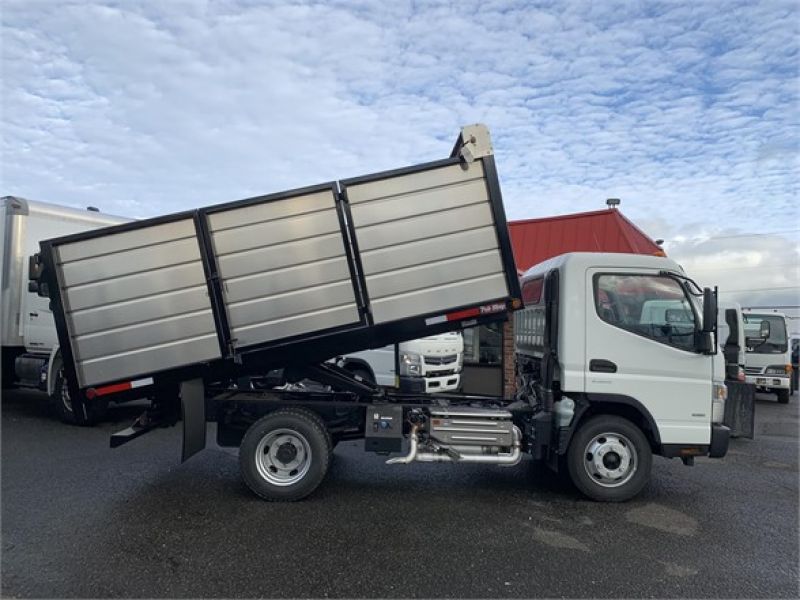 2017 MITSUBISHI FUSO FE160 5123579065